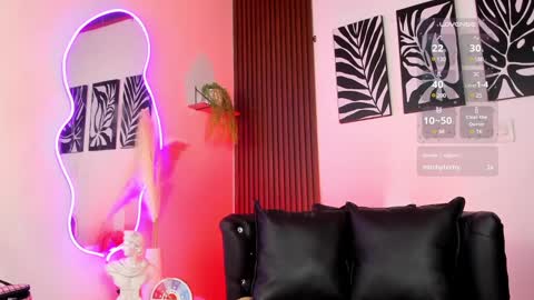 Snapshot of georgina_caruso chatting on 01-29-25, 08:46 Georgina Caruso online show from 01-29-25, 08:46