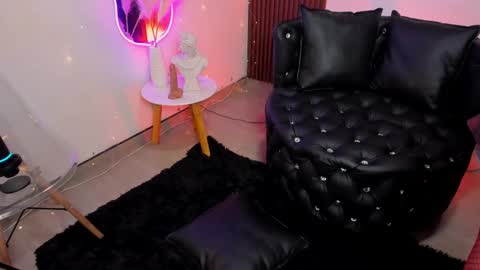 Snapshot of georgina_caruso chatting on 03-12-25, 11:12 Georgina Caruso online show from 03-12-25, 11:12