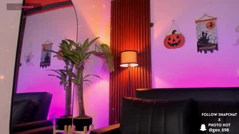 Snapshot of georgina_caruso chatting on 10-23-25, 05:07 Georgina Caruso online show from 10-23-25, 05:07