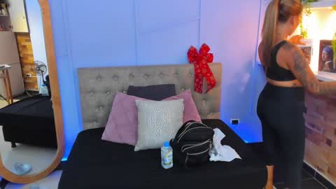 Georgina Coule online show from 12-19-24, 06:23