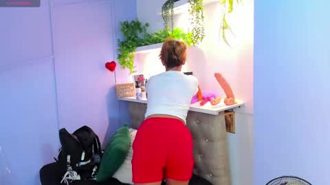 Georgina Coule online show from 02-28-25, 12:09