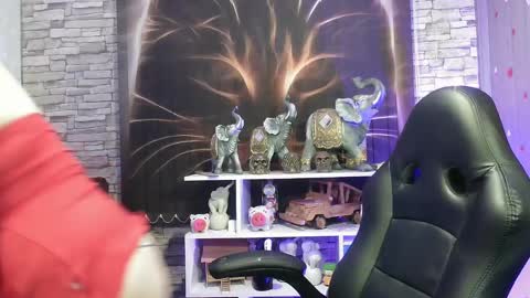 Georgina  online show from 01-14-25, 06:24