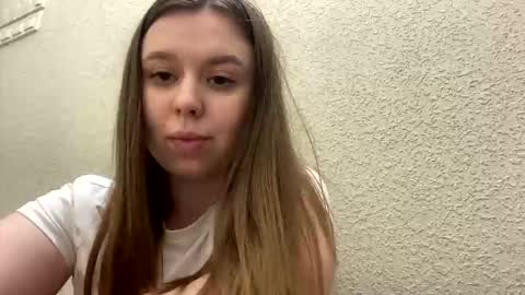 Snapshot of georginagina chatting on 12-15-25, 08:57 georginagina online show from 12-15-25, 08:57