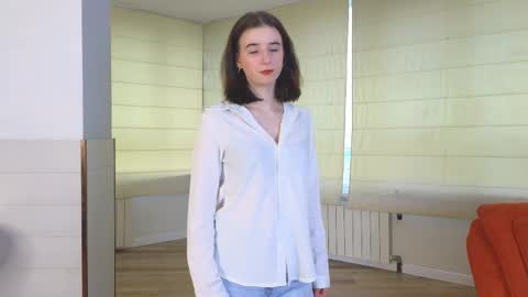 Snapshot of georginatrue chatting on 09-11-25, 03:06 My name is Kelly online show from 09-11-25, 03:06