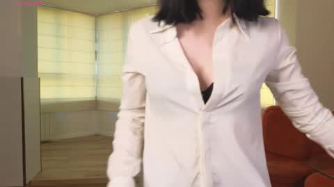 Snapshot of georginatrue chatting on 10-04-25, 03:15 My name is Kelly online show from 10-04-25, 03:15