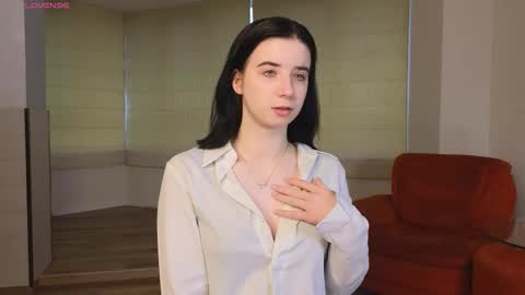 Snapshot of georginatrue chatting on 10-11-25, 03:17 My name is Kelly online show from 10-11-25, 03:17