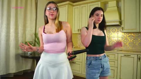 Snapshot of georginatrue chatting on 11-10-25, 03:38 My name is Kelly online show from 11-10-25, 03:38