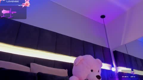 Kendal  online show from 02-06-25, 12:00