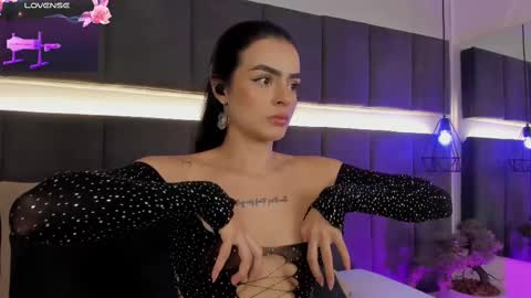 Kendal  online show from 02-10-25, 01:46