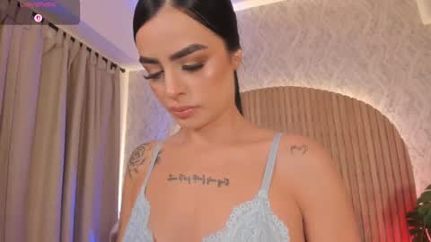 Kendal  online show from 09-27-25, 04:45