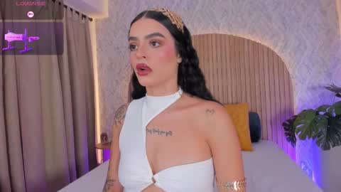 Kendal  online show from 10-18-25, 03:02