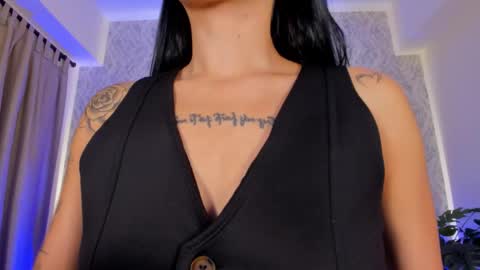 Snapshot of georginna_sins chatting on 02-13-26, 02:13 Kendal online show from 02-13-26, 02:13