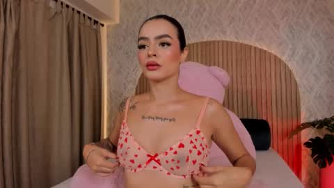 Snapshot of georginna_sins chatting on 02-17-26, 12:56 Kendal online show from 02-17-26, 12:56