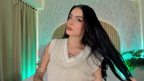Snapshot of georginna_sins chatting on 02-18-26, 02:13 Kendal online show from 02-18-26, 02:13