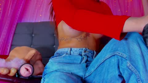 geraldinesuaan online show from 12-11-24, 10:14