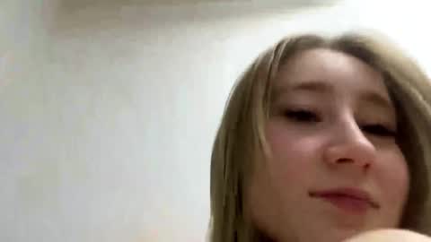 Snapshot of geralynprogacz chatting on 11-13-25, 07:57 Sofie online show from 11-13-25, 07:57