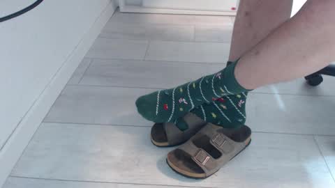 Snapshot of germansolebro chatting on 12-15-25, 07:01 GermanSoleBro online show from 12-15-25, 07:01