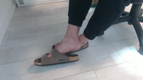 Snapshot of germansolebro chatting on 02-18-26, 07:48 GermanSoleBro online show from 02-18-26, 07:48