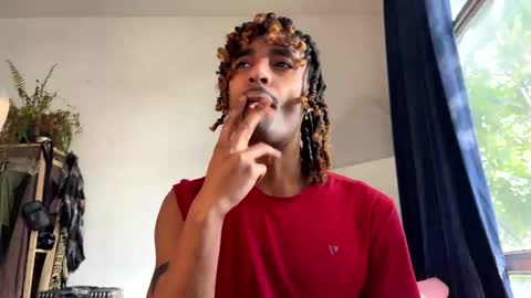 Snapshot of gerson229 chatting on 09-19-25, 11:44 gerson229 online show from 09-19-25, 11:44