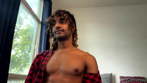 Snapshot of gerson229 chatting on 10-27-25, 01:26 gerson229 online show from 10-27-25, 01:26