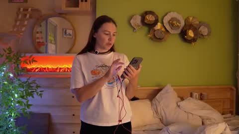 Anna online show from 11-30-25, 03:38