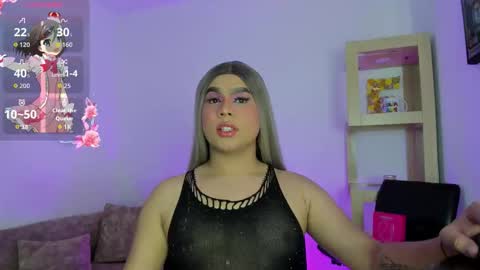 L A U R A online show from 09-19-25, 04:47