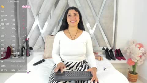 Snapshot of ghanimastrom chatting on 03-11-25, 10:09 Danna Astrom online show from 03-11-25, 10:09
