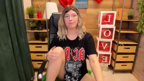 Sweety online show from 02-17-25, 08:36