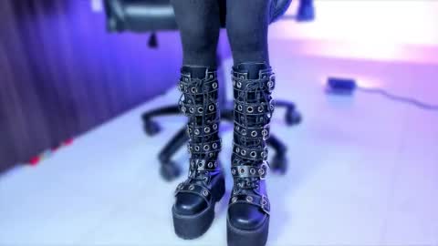 Sara online show from 09-26-25, 06:34