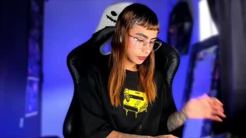 Sara online show from 09-30-25, 05:40