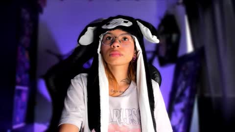 Sara online show from 10-04-25, 02:26