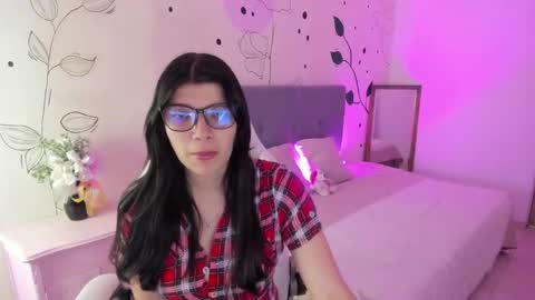 Snapshot of gia_brawn chatting on 10-23-25, 11:42 Gia online show from 10-23-25, 11:42