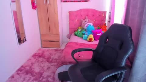 giaaaa   online show from 12-16-24, 03:00