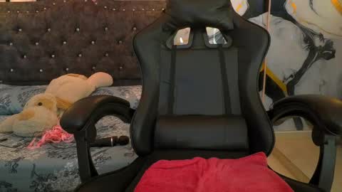 Gia online show from 03-28-26, 03:28