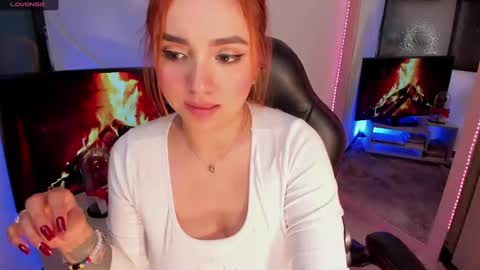 Snapshot of giabrook chatting on 03-02-25, 12:22 Gia online show from 03-02-25, 12:22