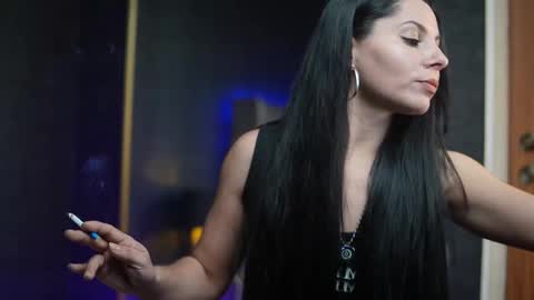  Gia  online show from 11-28-25, 08:44