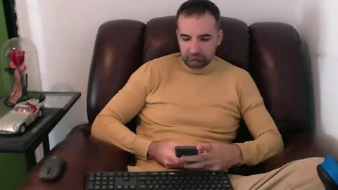 Snapshot of gianni_lion chatting on 01-20-25, 11:13 Gianni online show from 01-20-25, 11:13