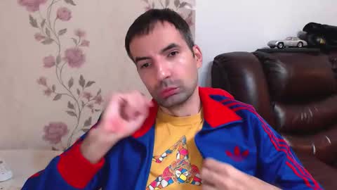 Snapshot of gianni_lion chatting on 11-09-25, 06:06 Gianni online show from 11-09-25, 06:06