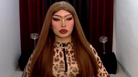 Snapshot of giaxxx01 chatting on 02-08-25, 04:25 Gia X online show from 02-08-25, 04:25