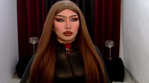 Snapshot of giaxxx01 chatting on 02-09-25, 02:38 Gia X online show from 02-09-25, 02:38