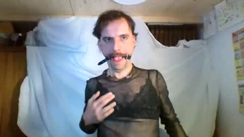 gidjuh1988 online show from 04-23-26, 08:02