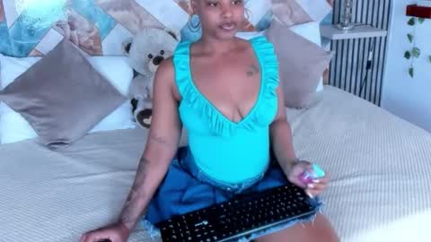 gigi_mane online show from 10-18-25, 07:03