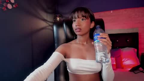 Snapshot of gigi_strawberry chatting on 01-30-25, 05:09 GIGI online show from 01-30-25, 05:09