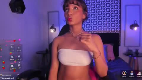 Snapshot of gigi_strawberry chatting on 03-07-25, 07:52 GIGI online show from 03-07-25, 07:52