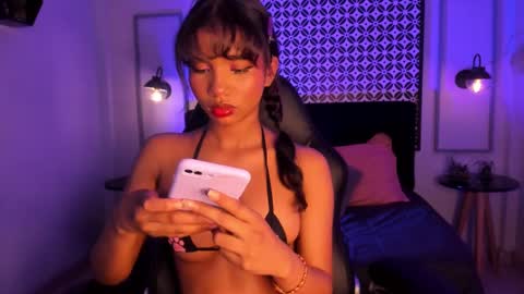 Snapshot of gigi_strawberry chatting on 03-11-25, 04:54 GIGI online show from 03-11-25, 04:54