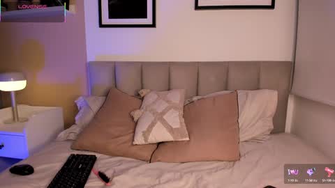 Snapshot of gigi_strawberry chatting on 09-09-25, 04:34 GIGI online show from 09-09-25, 04:34