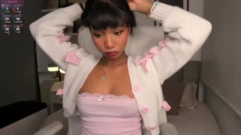 Snapshot of gigi_strawberry chatting on 10-14-25, 04:46 GIGI online show from 10-14-25, 04:46