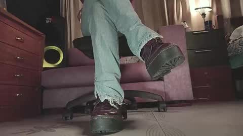 Snapshot of gigifontaine_ chatting on 10-26-25, 12:16 Gigi independet model P online show from 10-26-25, 12:16