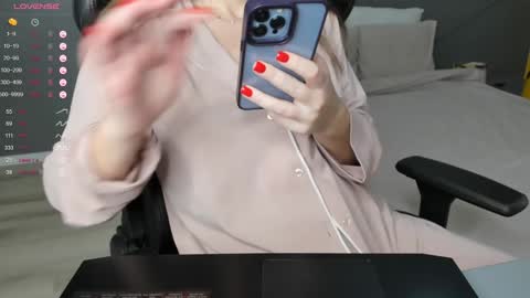 gigihadd online show from 12-01-24, 07:36