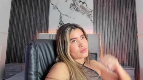 Gigi Doll online show from 01-20-25, 05:59